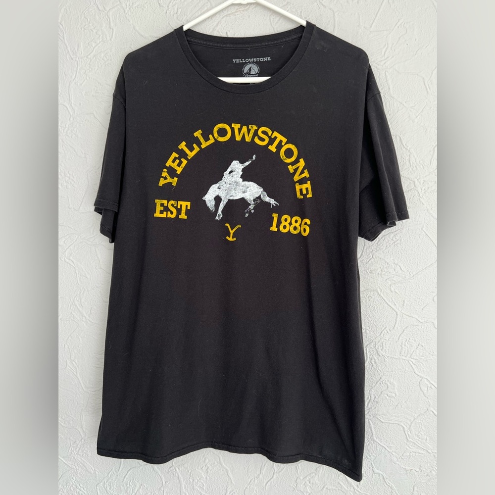 MENS OFFICIAL YELLOWSTONE TV SERIES GRAPHIC SHIRT SIZE XL PARAMOUNT PICTURES